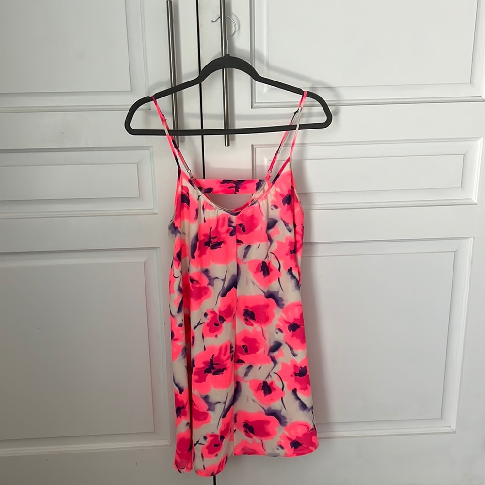 Saks Fifth Avenue Medium bright pink dress hood condition